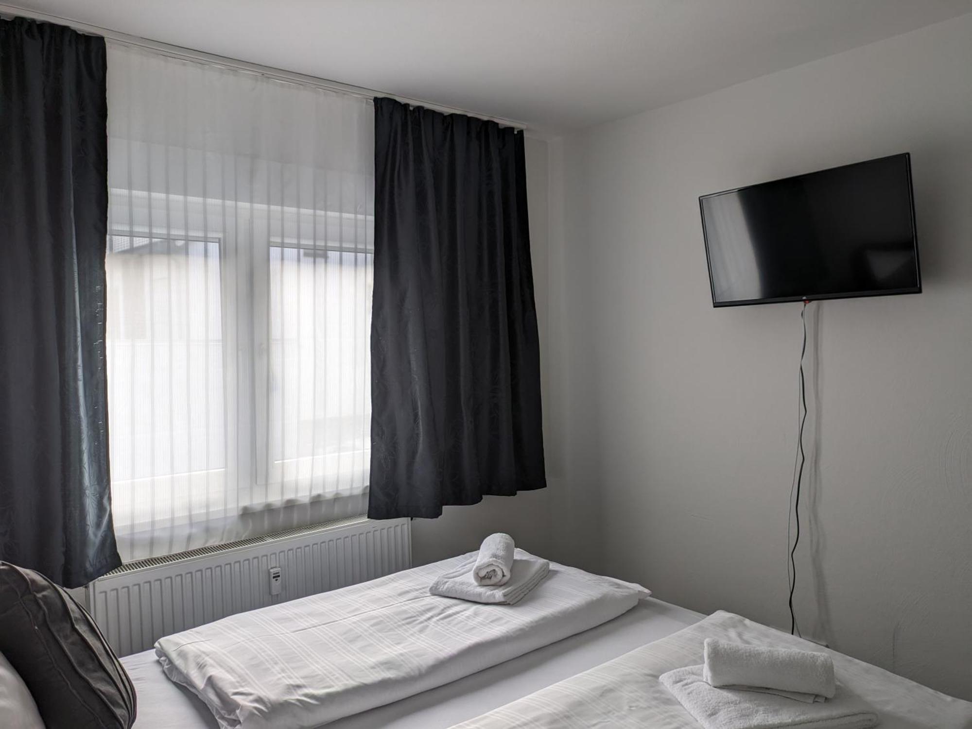 Hotel Ari Кайзерслаутерн Экстерьер фото
