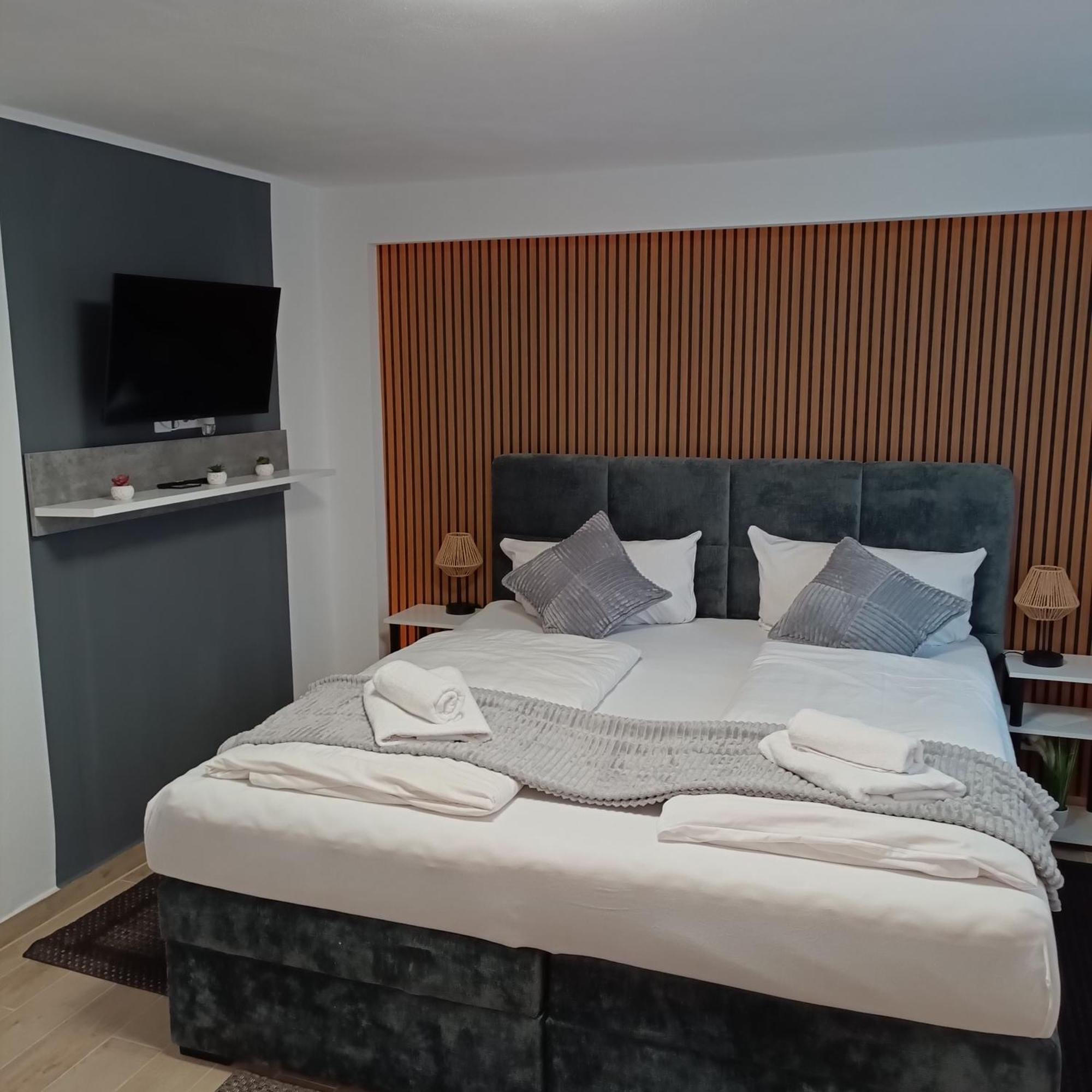 Hotel Ari Кайзерслаутерн Экстерьер фото